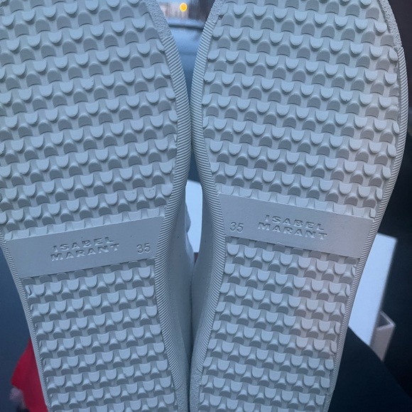 Selling these my daughter can’t fit them - Picture 3 of 3